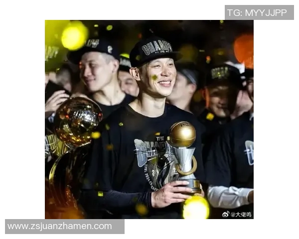 林书豪盛赞鲍威尔为最拼命队友期待他在赛场上取得成功