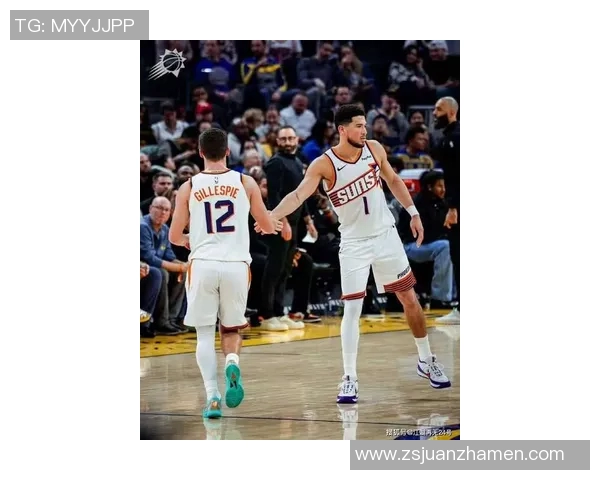 合砍53+10，勇士双子星大爆发！库里上篮杀死比赛，布克38分