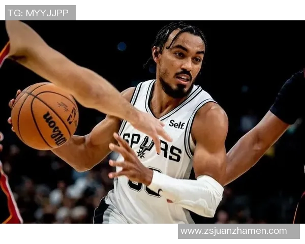 特雷·琼斯12中11空砍34分&队史最有效率的30分比赛